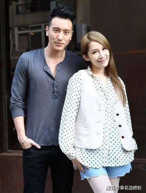 邓超|萧亚轩深夜发文：谢谢你，再见！她的“小奶狗”真的不见了吗