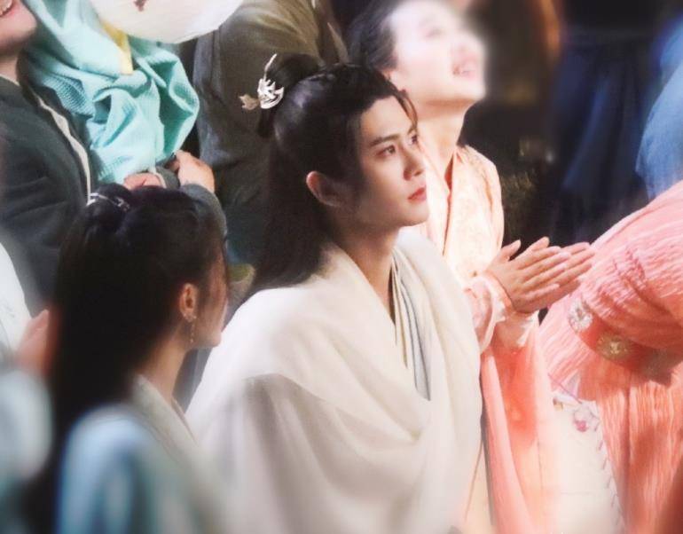 纪云禾|《驭鲛记》将杀青,“长意”妆发惹眼,热巴任嘉伦同框画面太美