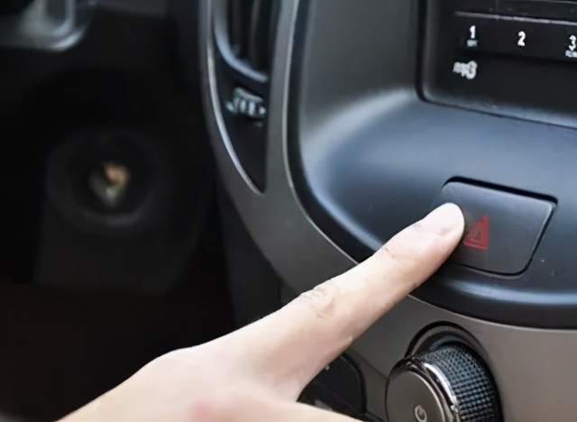 双闪灯使用方法 008eea84739b47069e211cc1b92c50a1.jpeg