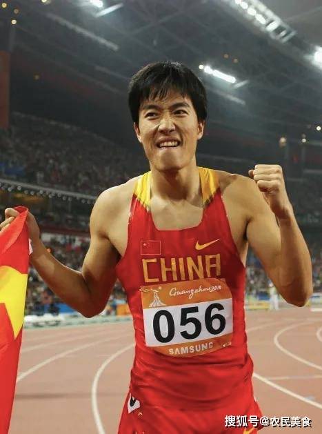 刘翔的故事亚洲田径第一人人民的期待和商业利益害了他