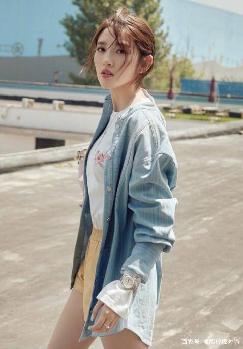 花瓣|被唐艺昕的气质折服，身穿花瓣连衣裙，瞬间秒变小仙女