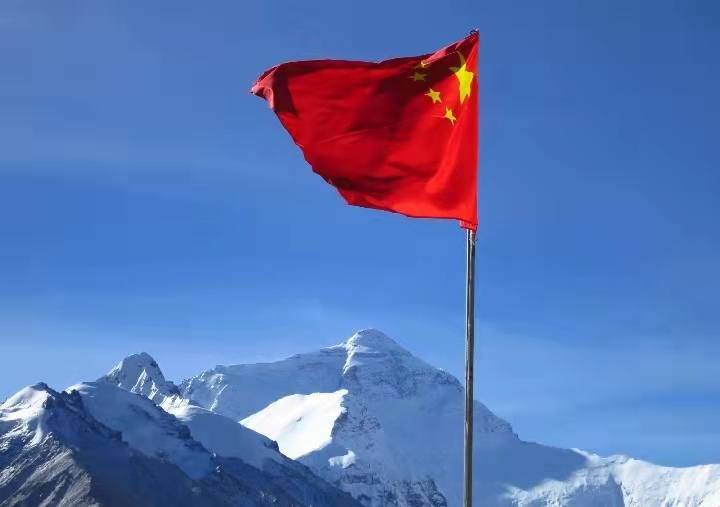 她是西藏农民,被截掉5个脚趾,却36岁成功登顶珠峰,为国争光_潘多