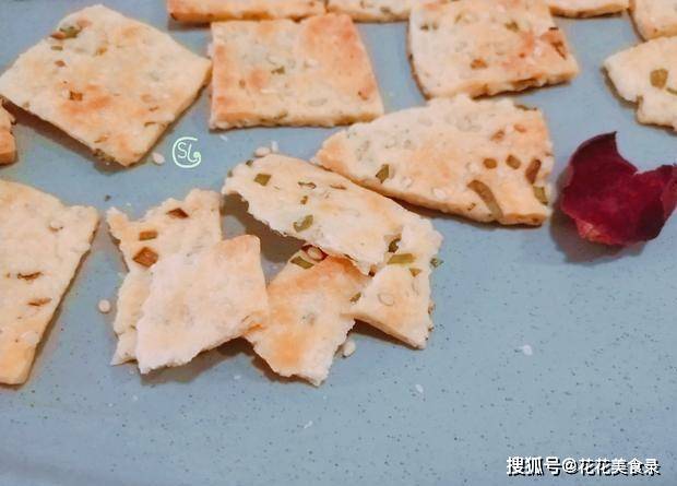 做法|用平底锅制作酥脆小饼干，不用加水，简单一烙，孩子超爱吃