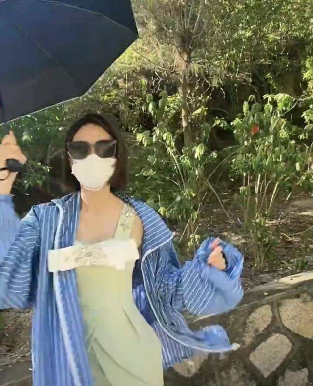 活动|唐艺昕晒日常，穿老公外套甜蜜撒糖，小腹凸起被猜怀上二胎