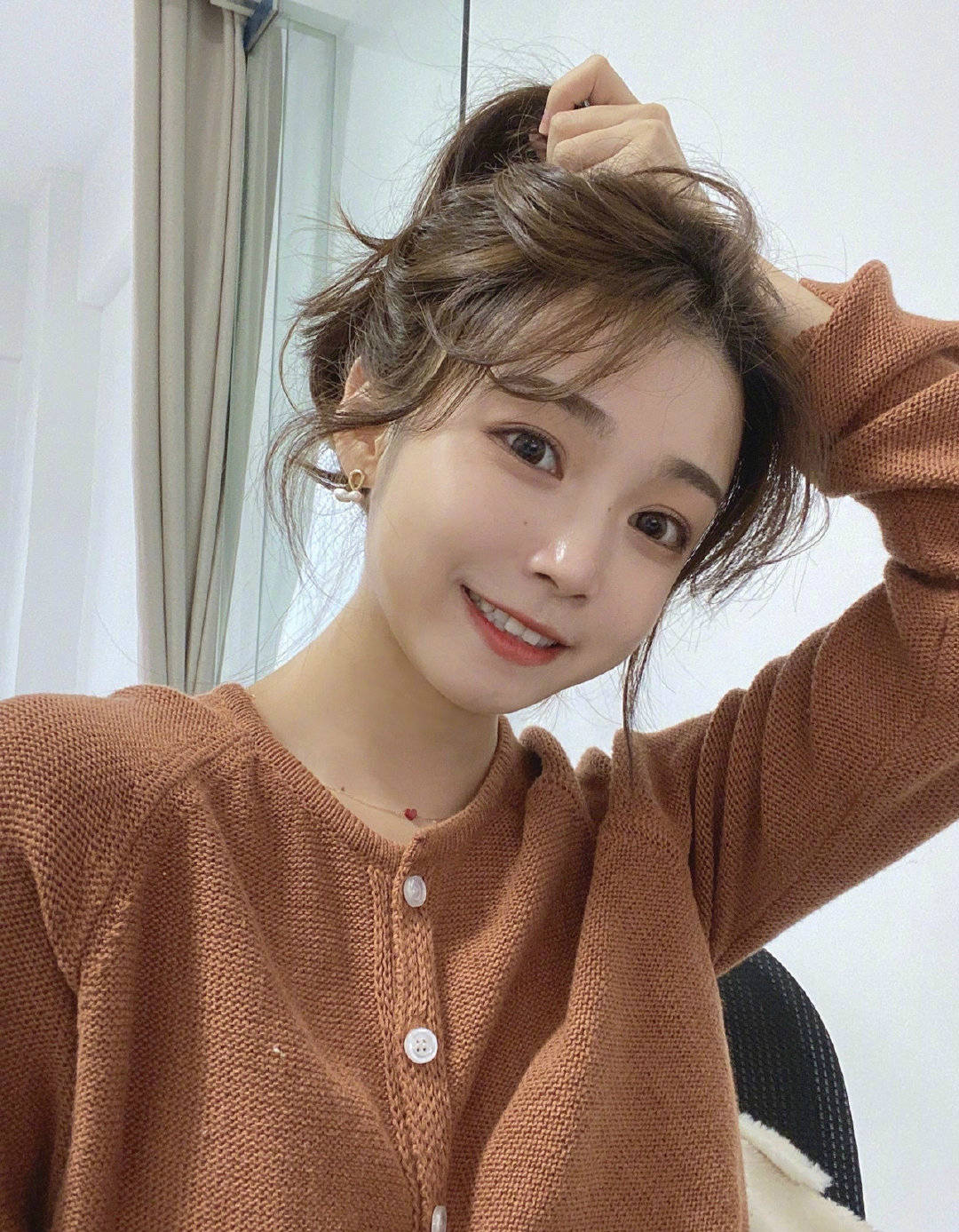 棕色|韩国女星扎堆换发色，让韩素希、朴敏英颜值飙升，黄皮也能驾驭