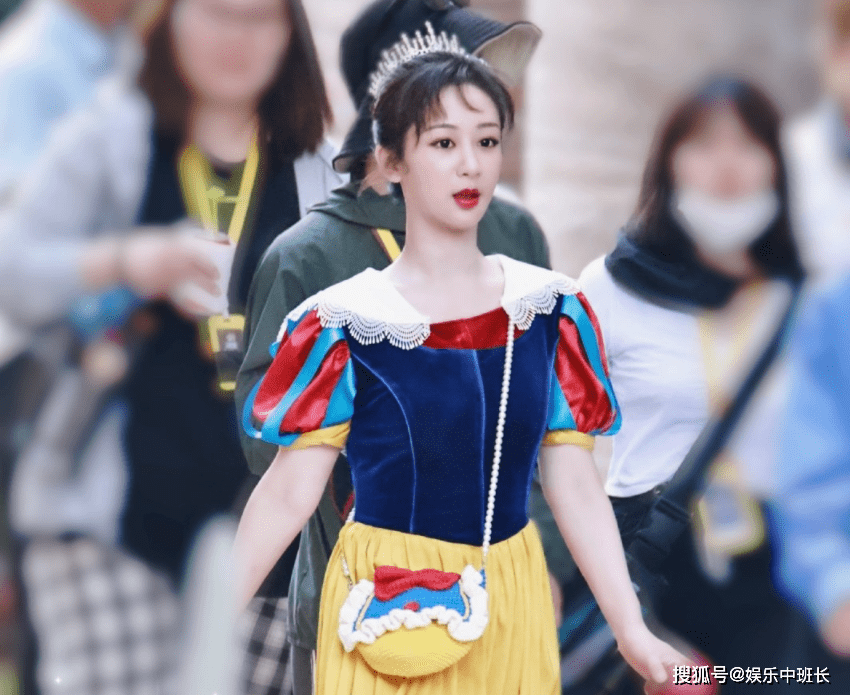 最新一期节目的录制,《萌探》中的所有成员都换上了迪士尼人物的角色