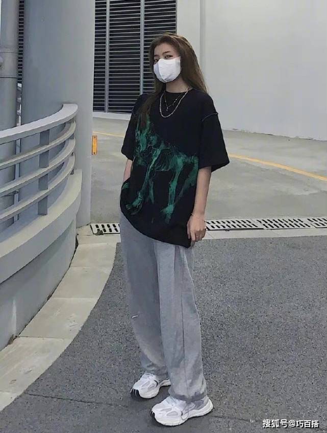 时尚|今年更流行T恤+阔腿裤，简单休闲却很美，值得借鉴