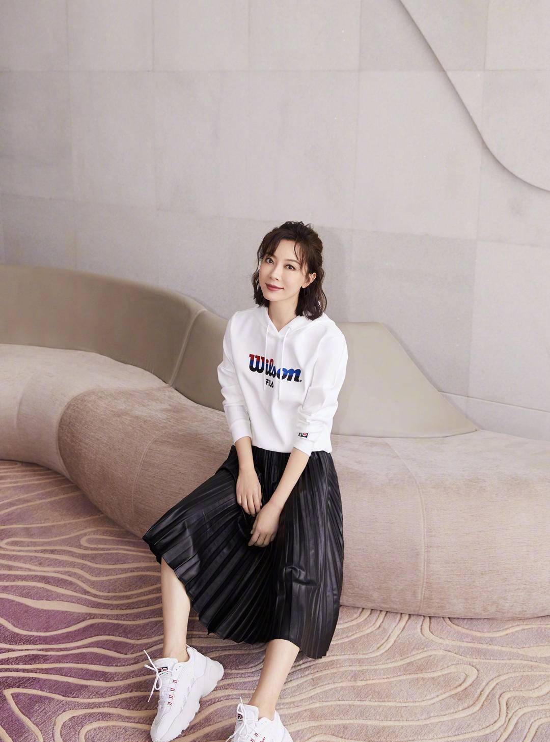 设计|陈数新造型太惊艳,穿包臀裙显出“花瓶身材”,曲线尽显女人味