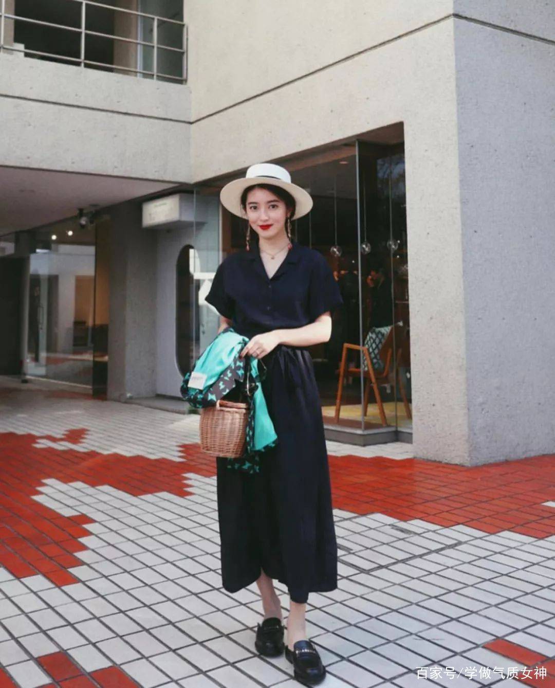 黑色|裙子 + 平底鞋，每天时髦不重样！