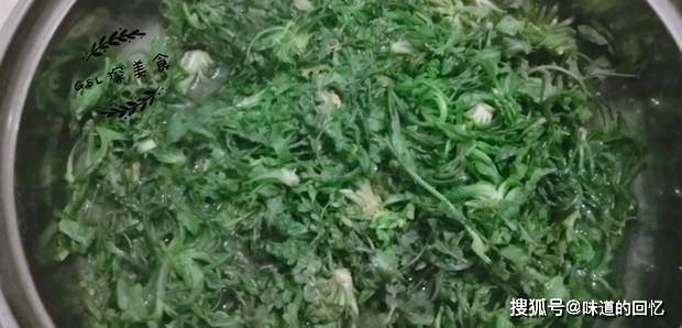 进行|春天怎能错过这个菜,营养补钙易消化,做成早餐,孩子很爱吃