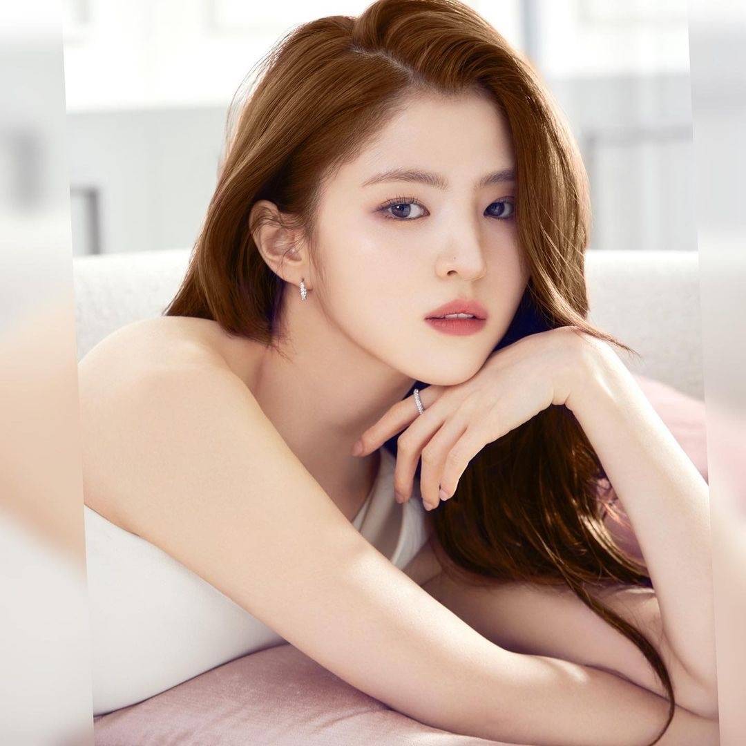 棕色|韩国女星扎堆换发色，让韩素希、朴敏英颜值飙升，黄皮也能驾驭