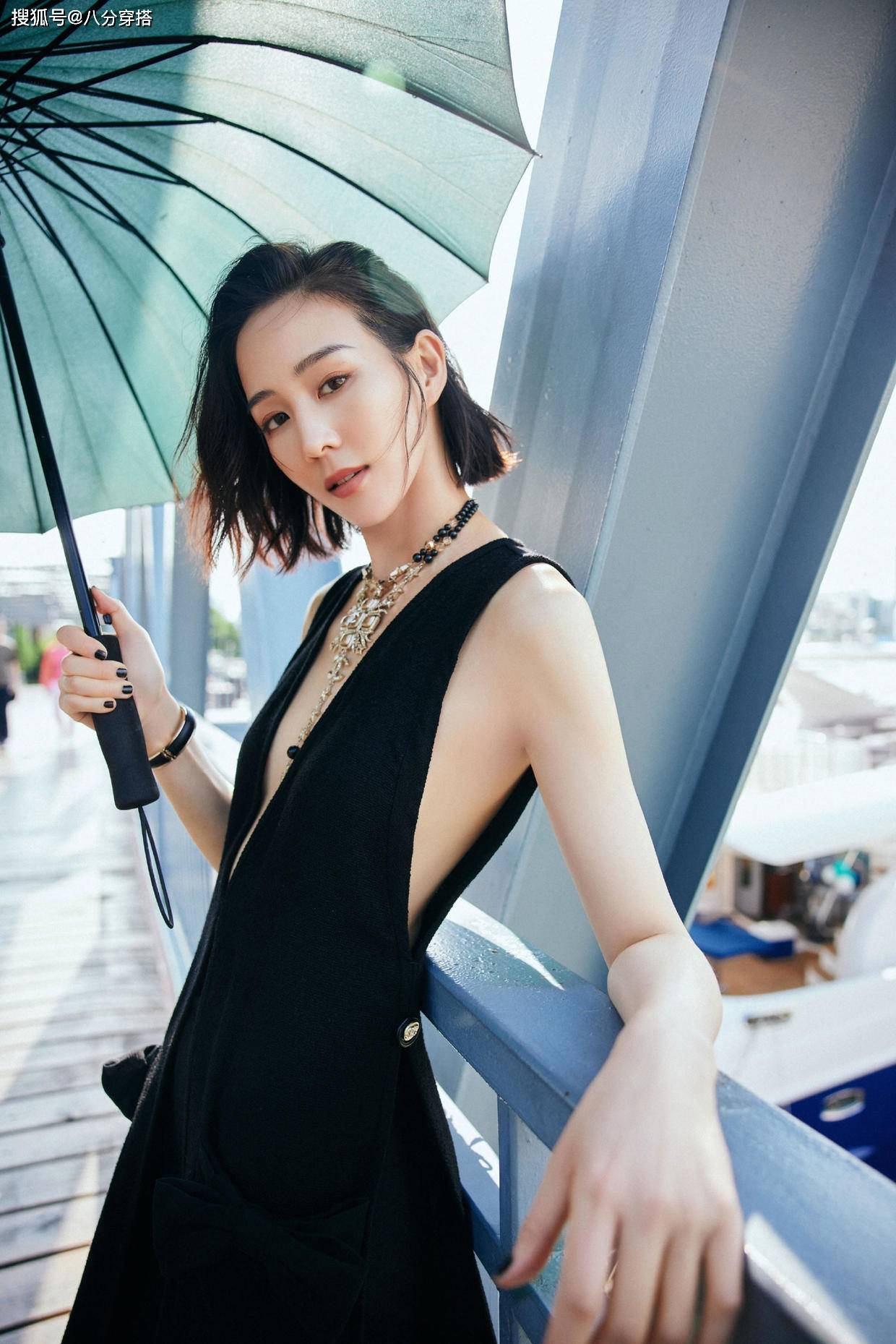 原创健身达人张钧甯真敢穿v领马甲配阔腿裤潇洒帅气又飒又美