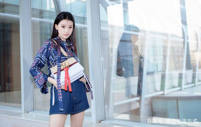 孙怡|孙怡会穿，见闺蜜和见老公穿不同私服，穿一条绿色碎花裙好美！