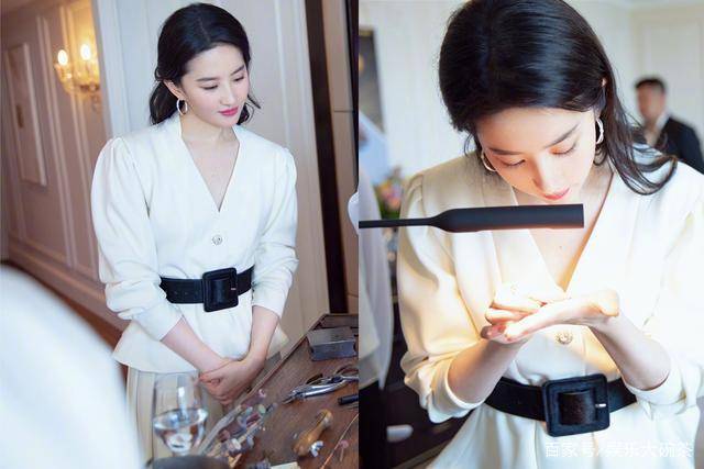 长发|刘亦菲久违晒近照依然似仙女,长发红唇配白裙优雅从容,越发精致