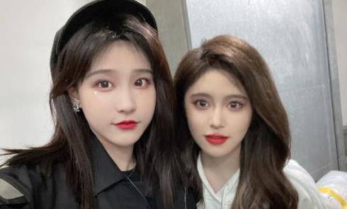 氛围|丝芭是不是开了“鞠学”课？各个妆容和神态都太像小鞠了