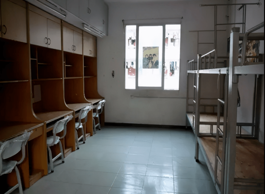 世界各国宿舍照片流出,荷兰优雅法国浪漫,看到国内孩子笑呼告辞_评分