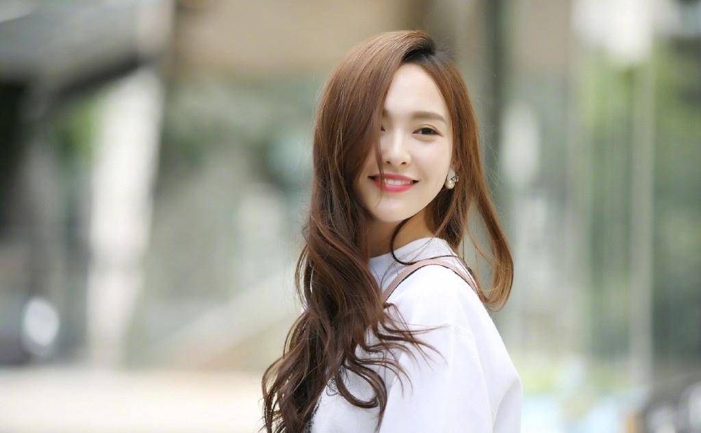 身材|唐嫣孕期真奢华,穿21470大码孕妇开衫,看到包包和眼镜我真羡慕