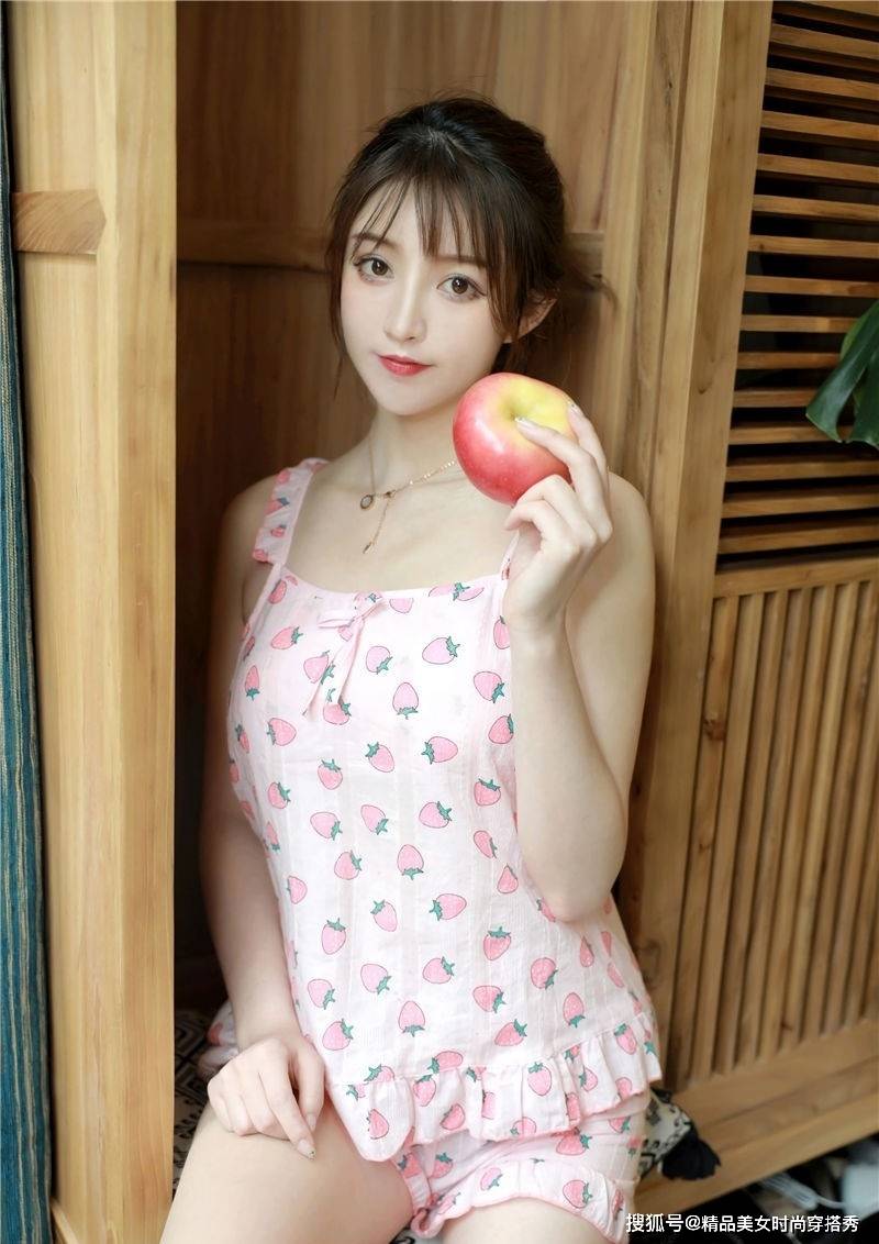 胸口|背心套装款式的家居服,清凉舒适,在家穿真的很舒服