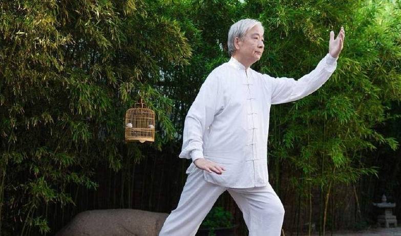 多少岁开始算是中年 319254a59871424a9e89cbe7b4bd1b3d.jpeg