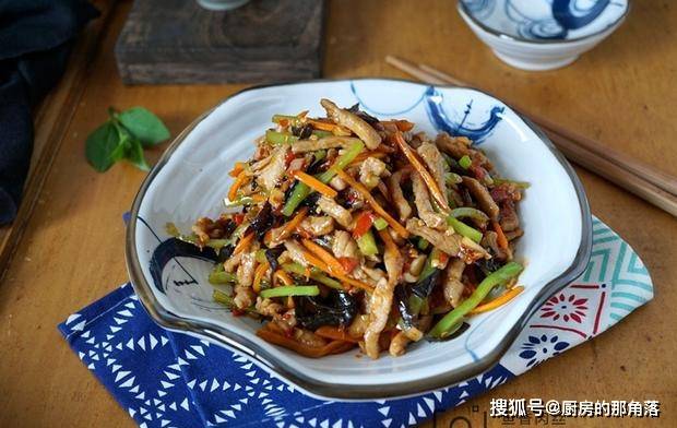 鱼香肉丝做法家常菜简单 689373ec69214aa8af4cd45f430edcd7.jpeg