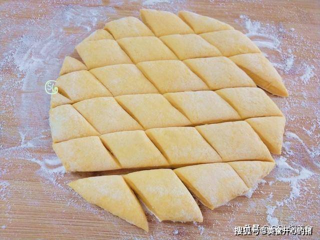 做法|立秋后,多吃南瓜,这样做,底部酥脆,内里暄软,早餐再也不发愁