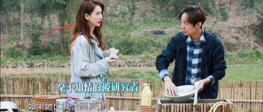 那一段|明星穿帮镜头，戚薇、赵丽颖的都不算啥，唯独何炅的穿帮我最服