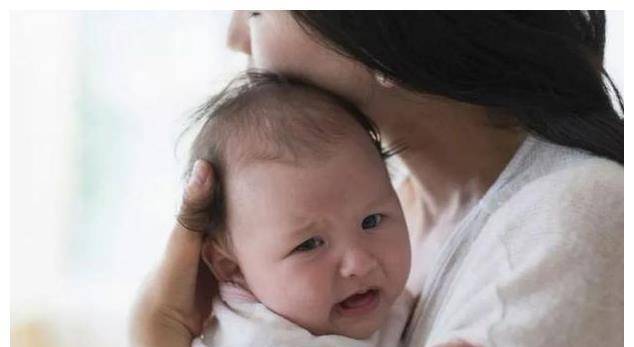 宝宝几个月开始要抱抱伸手 ae381b7c6926456289687c74d372ccd7.jpeg