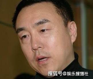 随着马艳丽的离开,刘岩自然成了郎昆的正牌女友,凭借着男友的人脉和