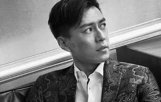 八卦|她是靳东初恋，跟刘恺威是老搭档，如今40岁颜值气质不输杨幂！