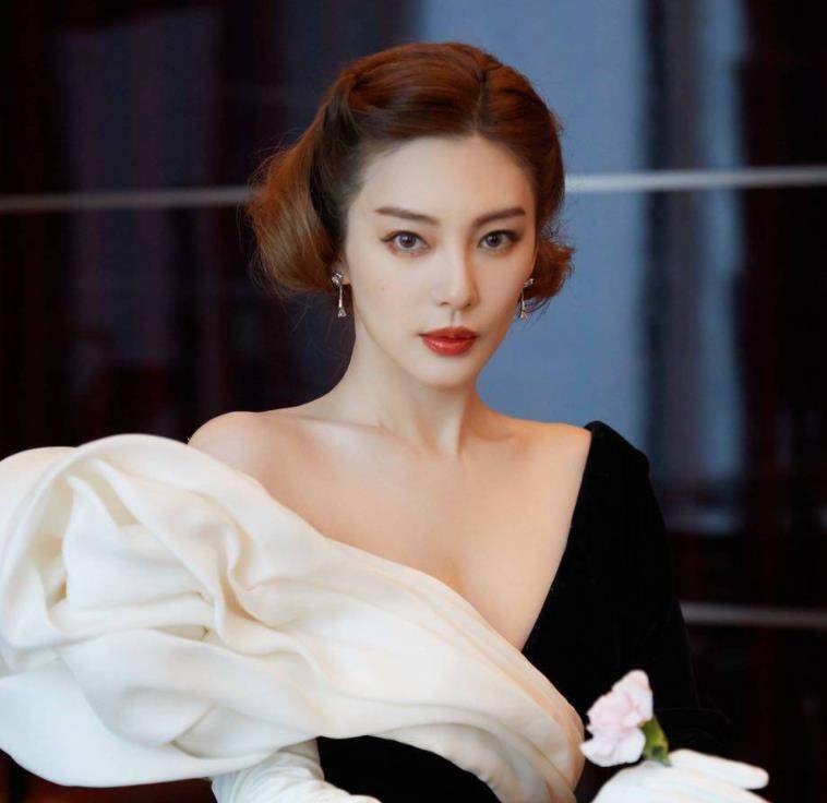 张雨绮|张雨绮又一档新剧来袭,搭档“许幻山”好意外,看清配角追定了