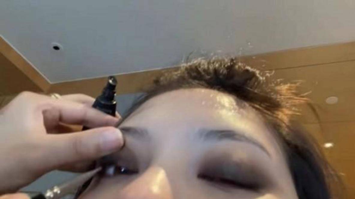 漂亮|宋妍霏大胆尝试“烟熏妆”，全程素颜怼脸拍，效果出来美翻众人！！