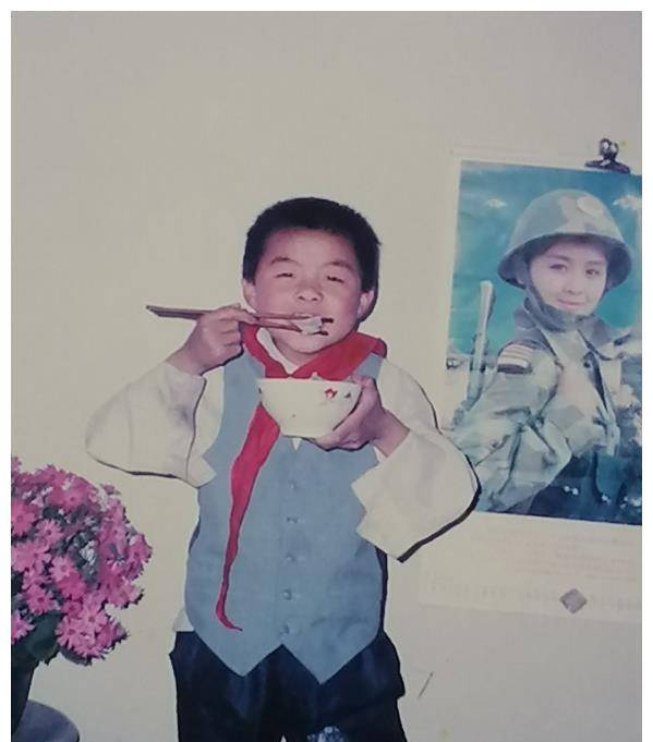 威一出生就被错换,童年很少穿过新衣服,田静出现让他大变样!_郭威