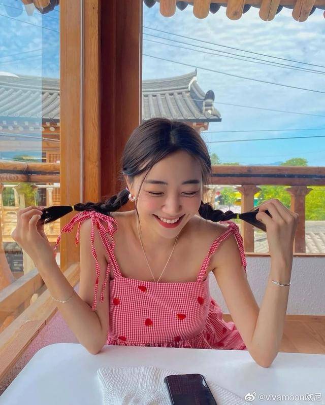 丝带|3款绝美的夏日扎发，扁头大脸女生快来学！