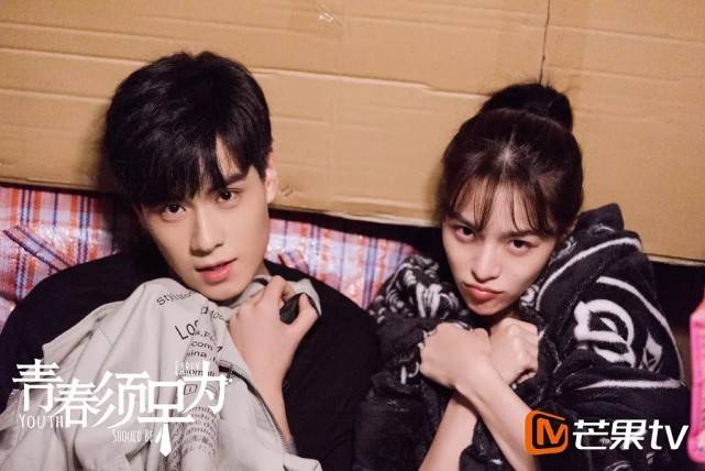 钟楚曦|胡一天钟楚曦“决裂”?白富美死贴穷二代,湖南卫视可真敢拍