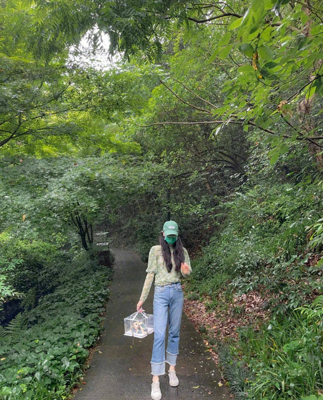 增加了|沈梦辰、孟美岐、迪丽热巴还有李一桐四人穿着清新时尚，粉蜡绿色适合夏季