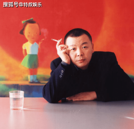 但晚晚并非乖乖女,她自带文艺气质,骨子里却叛逆大胆,曾经的"黑历史"