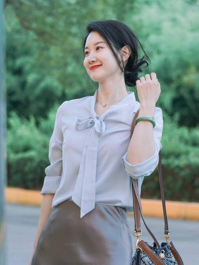身材|收起你的裤子吧,看看人家半身裙的搭配,简直是胖子的福音