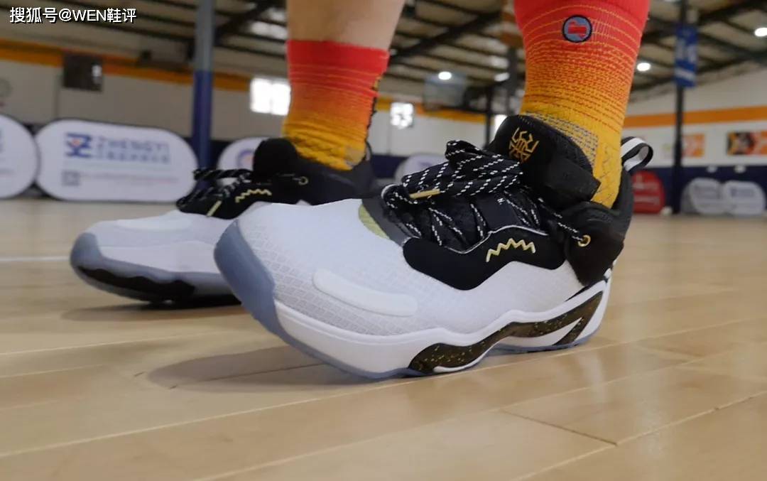 衰减性|adidas 米切尔3代实战：性能在线 稳定有余 惊喜不足