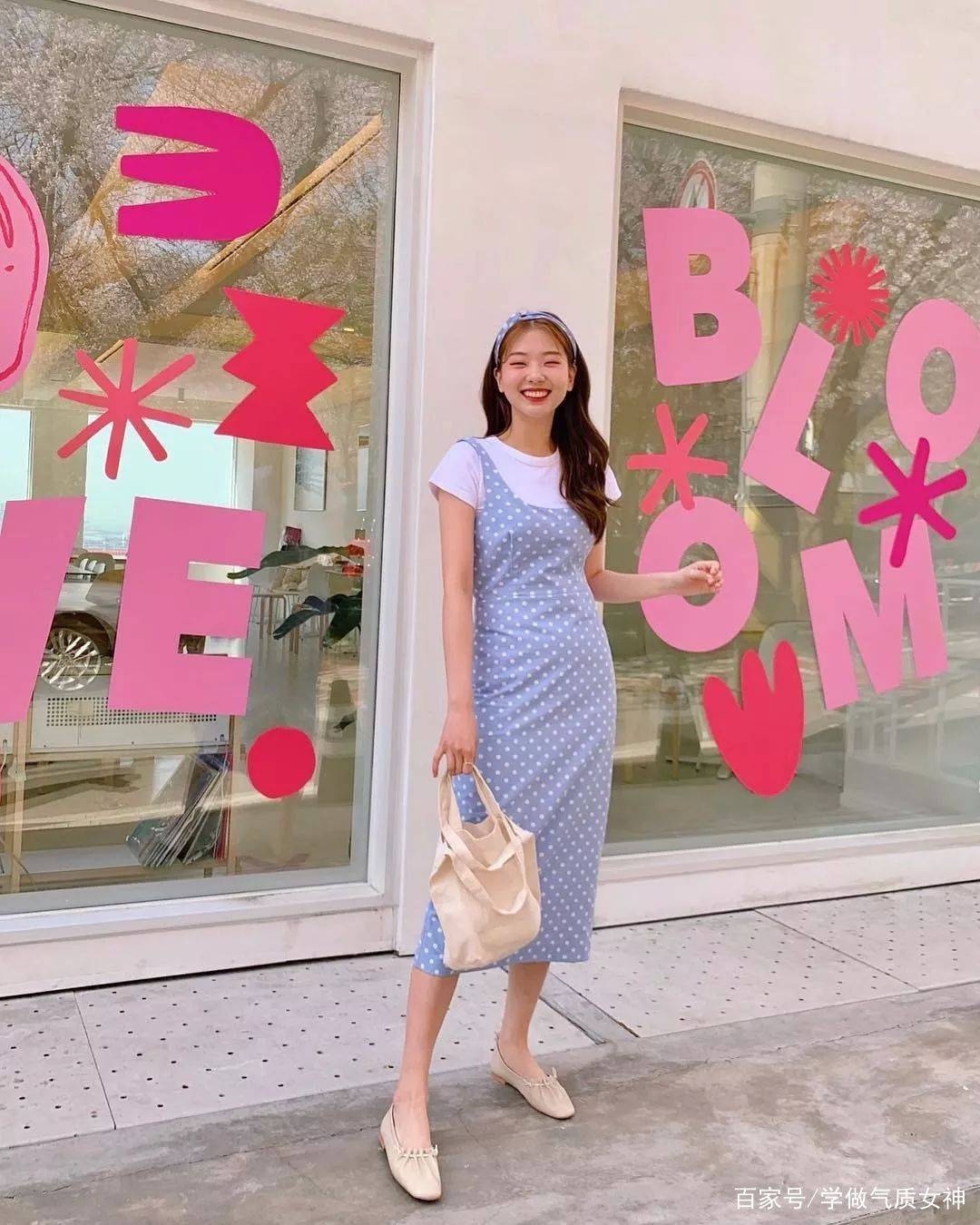 黑色|裙子里穿什么？现在这么穿才时髦！