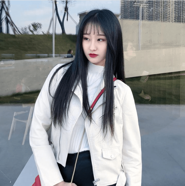 美少女小惠穿睡衣纯素颜出镜 妆前妆后差异太大 变胖太多被质疑怀孕 顾北