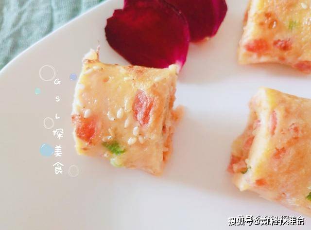 做法|营养早餐只需8分钟，全程手不沾面，金黄香软，太好吃了