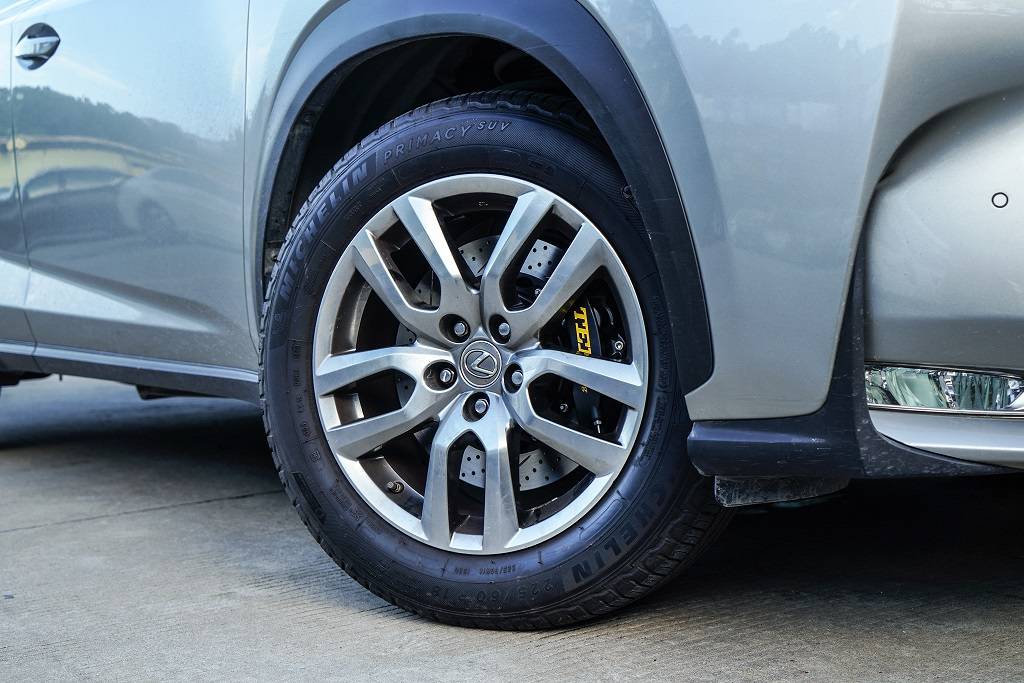 改装案例 雷克萨斯nx0t改装tei Racing P40ns刹车卡钳套件 乐惠车