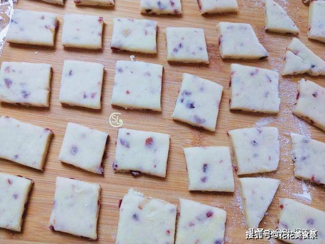 做法|天热,不要给孩子吃雪糕了,试试这个零食,松软好吃,健康无添加