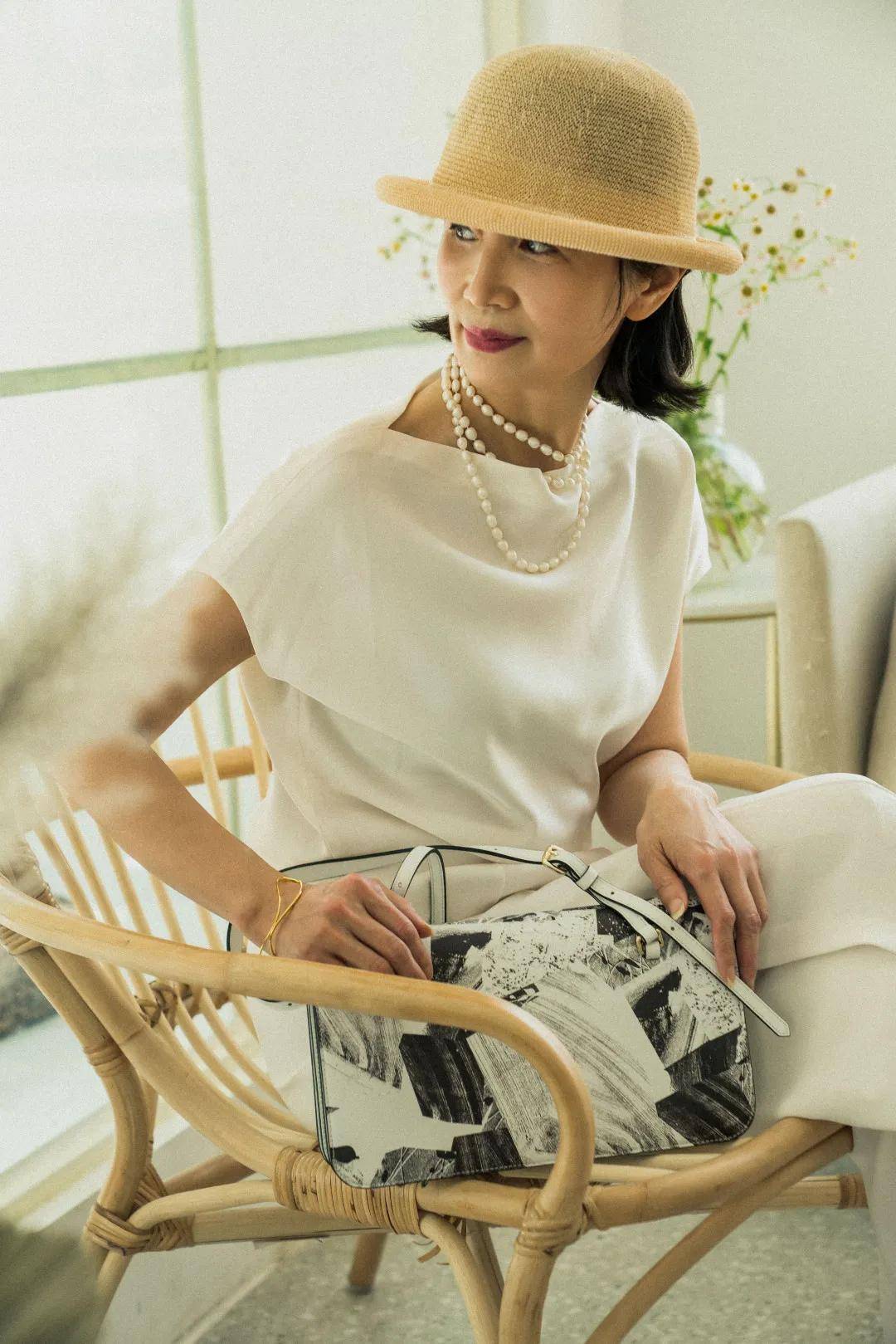 效果|40岁女人衣橱里，不可缺少的3件单品