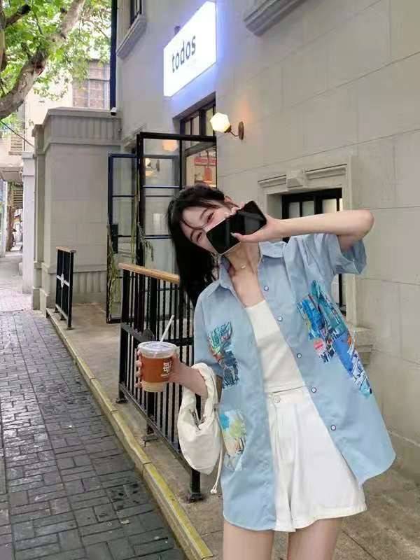 女生|痞帅的工装风，不需要厚热的工装裤，一件衬衫就能搭配出来