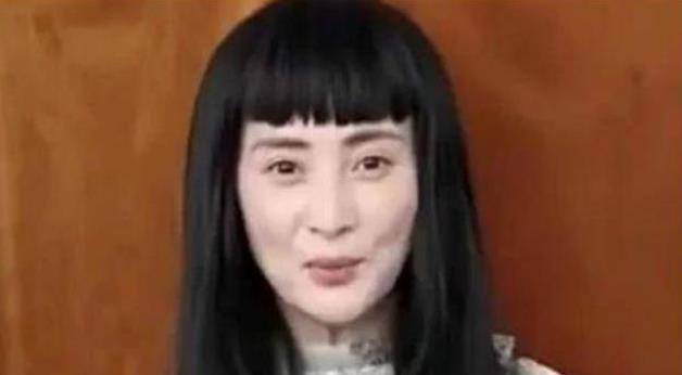 蒋勤勤|蒋勤勤43岁高龄生二胎，如今样貌令人唏嘘，网友却说：没有姑娘命