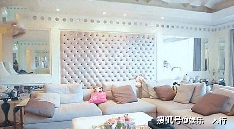 一起看巫启贤的豪宅 沙发墙时尚又有个性 头次见装修这么豪华 空间 一起看巫启贤的豪宅 沙发墙时尚又有个性 头次见装修这么豪华 空间