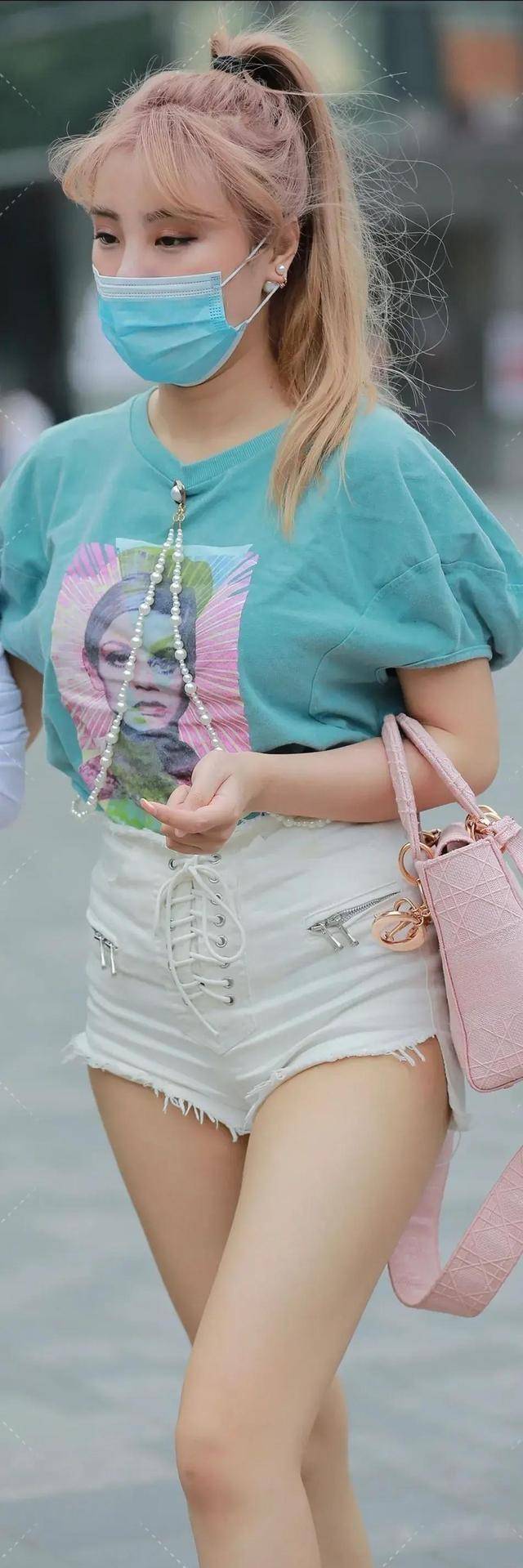 颜色|洋气显瘦的打底裤穿搭彰显柔美气息,穿着舒适个性,举止优雅