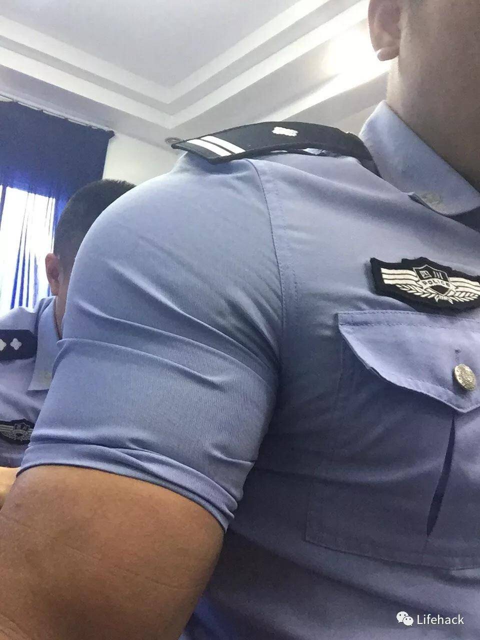 健美|39岁男警察身材照被曝光：撸铁15年成肌肉巨无霸，罪犯都不敢惹他