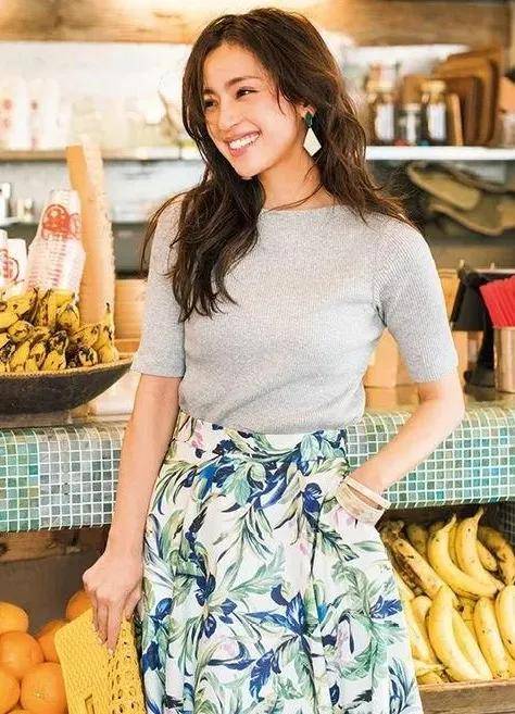 设计|你还在为胯宽、腰粗、腿短而忧虑？看这里，这件单品通通帮你解决！